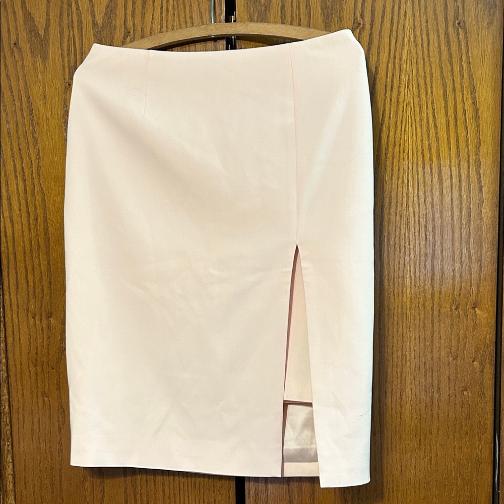 Elegant size 2 white house black market pale pink blush pencil Skirt